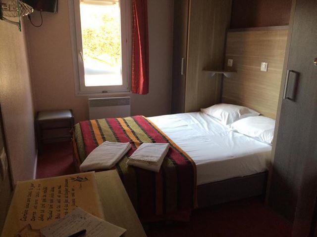 Hotel Lou Mistralou Saint-Andiol Zewnętrze zdjęcie