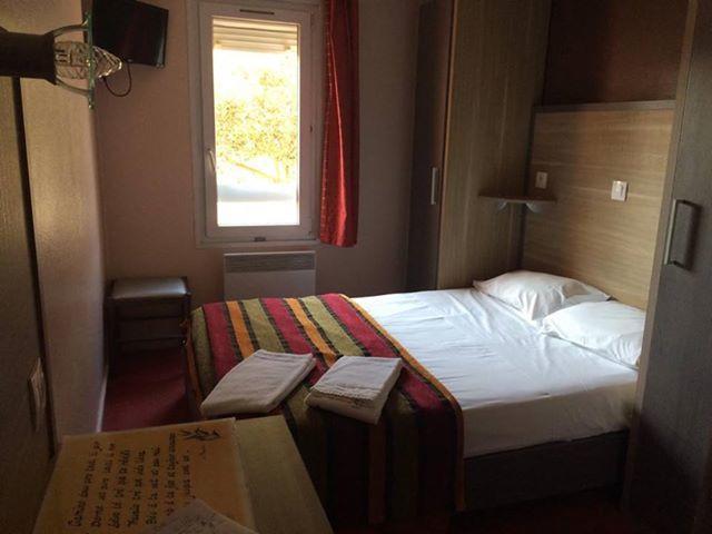 Hotel Lou Mistralou Saint-Andiol Zewnętrze zdjęcie